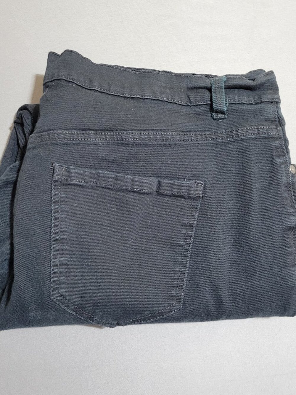 Gloria Vanderbilt Amanda Women's Plus Size 20W Black Wash Denim Straight Jean.